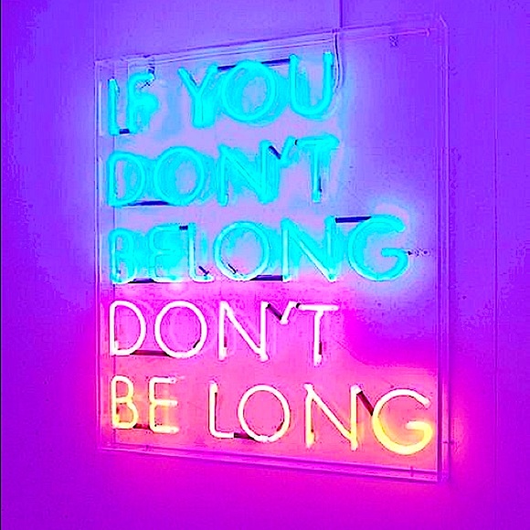 💕Heather Mc ✨Poshmark Ambassador✨ - Picture 2 of 14